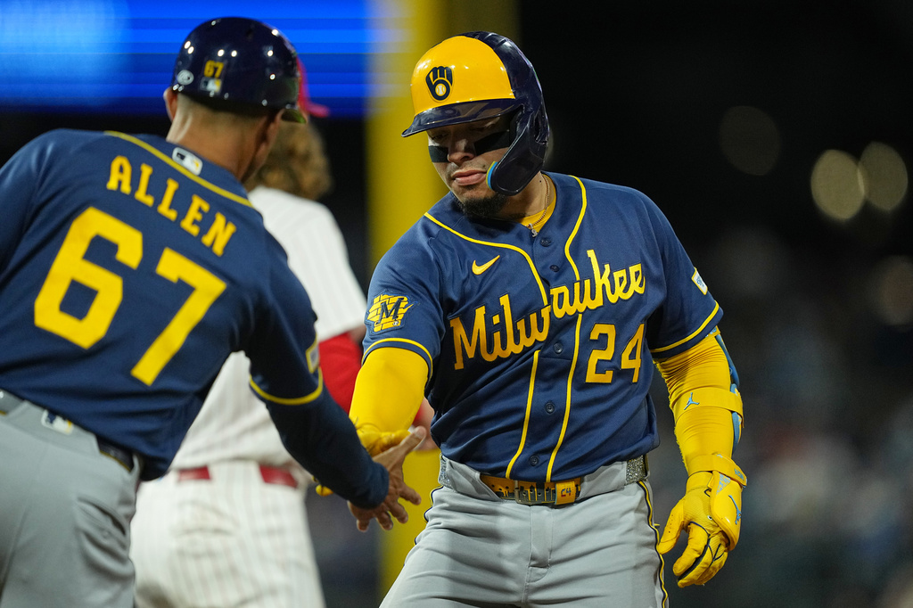 Yelich and Turang homer as Brewers win 99th game and slow Phillies' playoff push